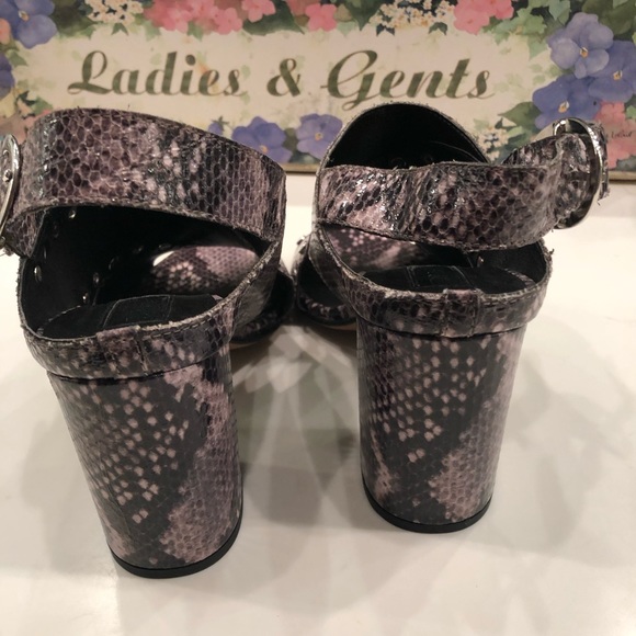 🎊HP🎊TOPSHOP Nixie Studded Sandals - Picture 6 of 8